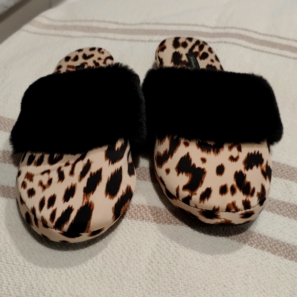 Victoria Secret slippers - Picture 3 of 5